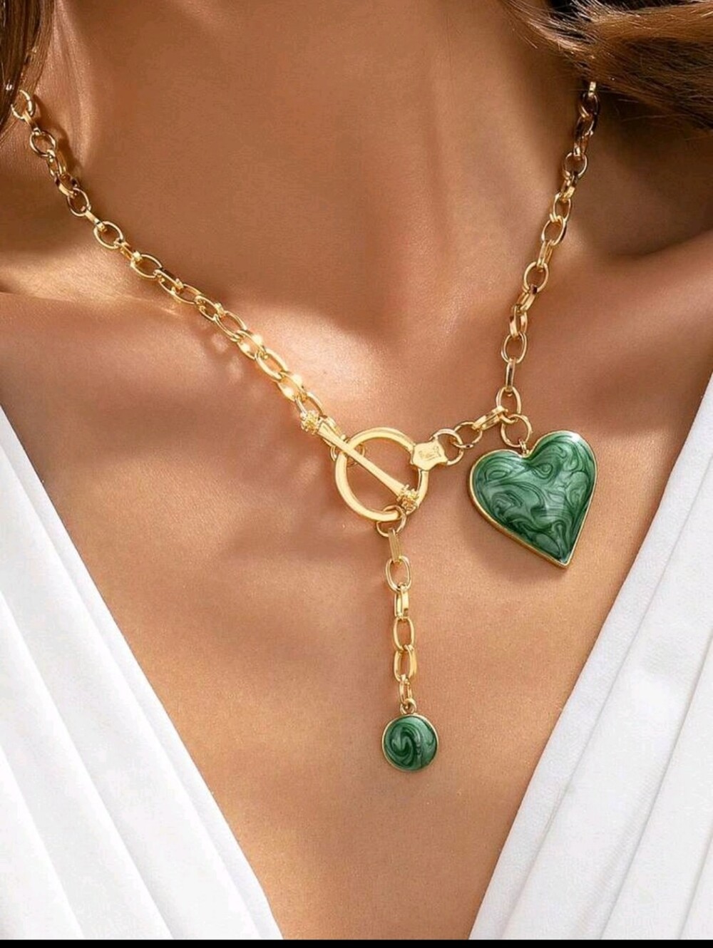 BRAND NEW ** Gold Chain Necklace with Green Heart Pendant